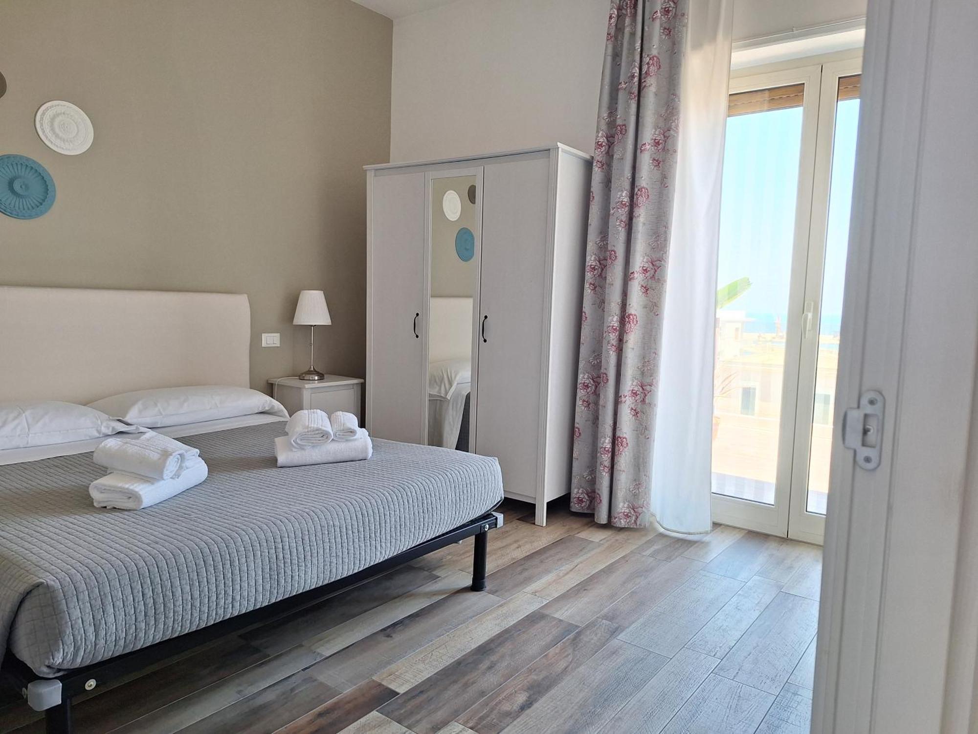 Vistamare House Hotel Monopoli Buitenkant foto