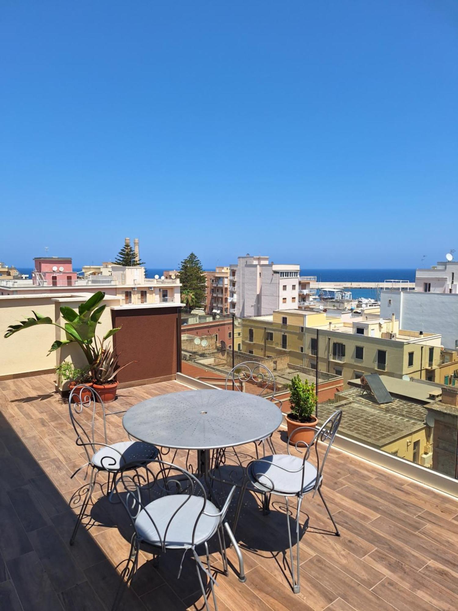 Vistamare House Hotel Monopoli Buitenkant foto