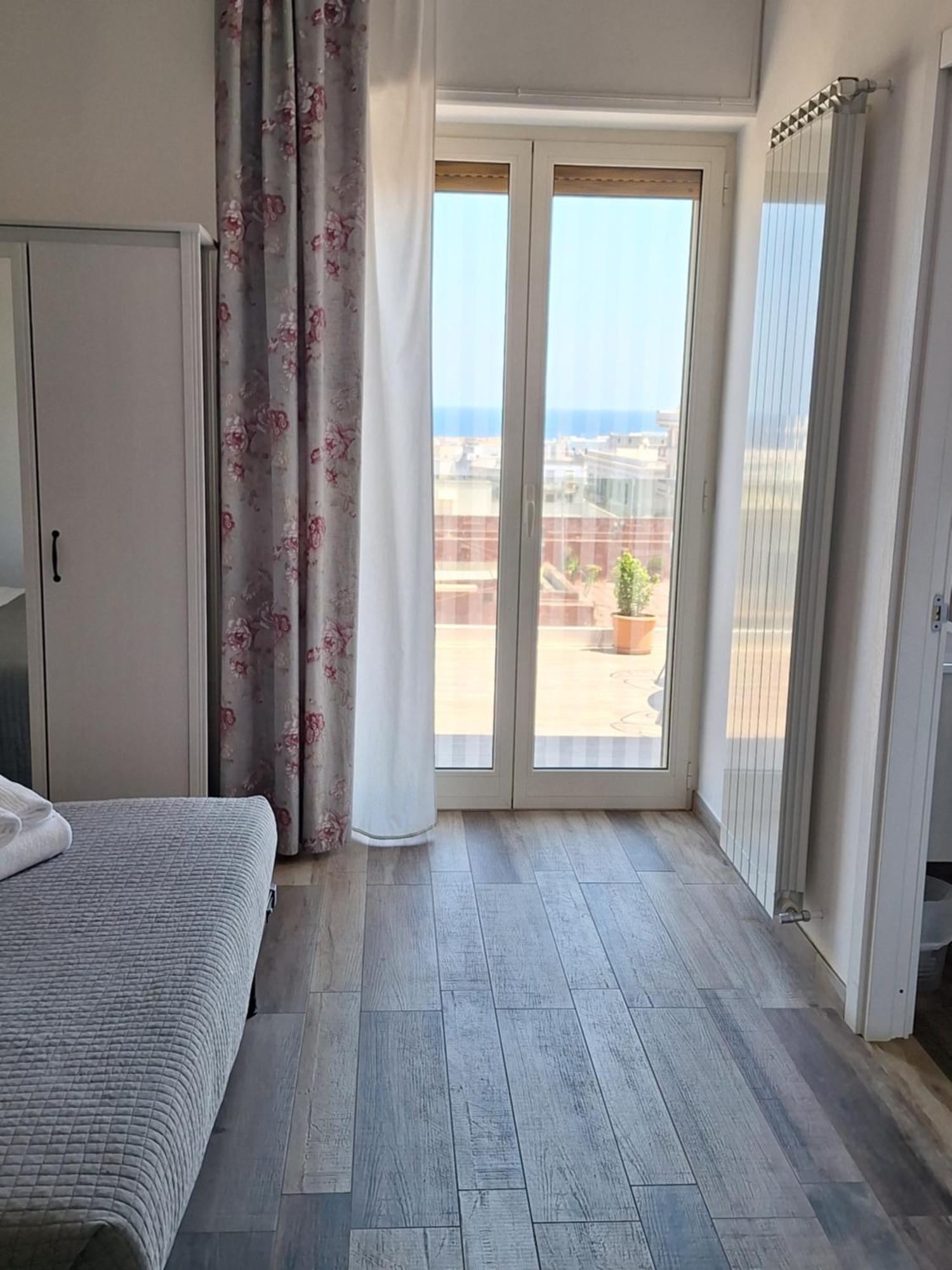 Vistamare House Hotel Monopoli Buitenkant foto
