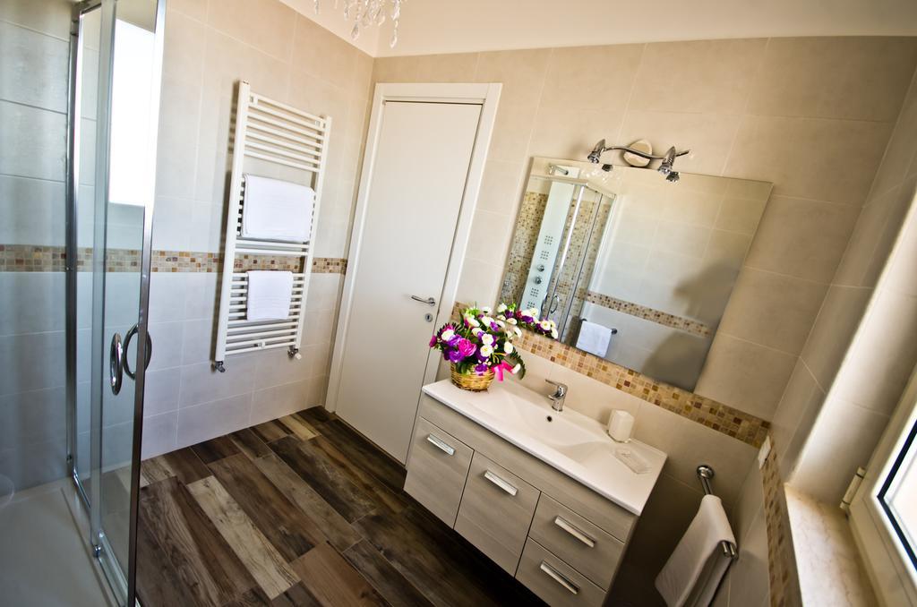 Vistamare House Hotel Monopoli Kamer foto